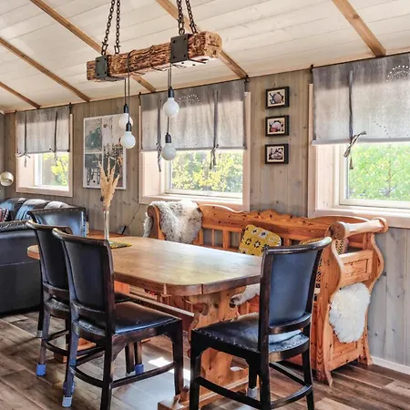 Stunning In With Kitchen